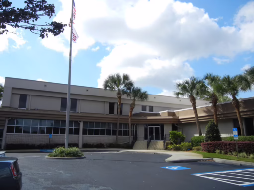 1144 Griffin Rd, Lakeland, FL 33805